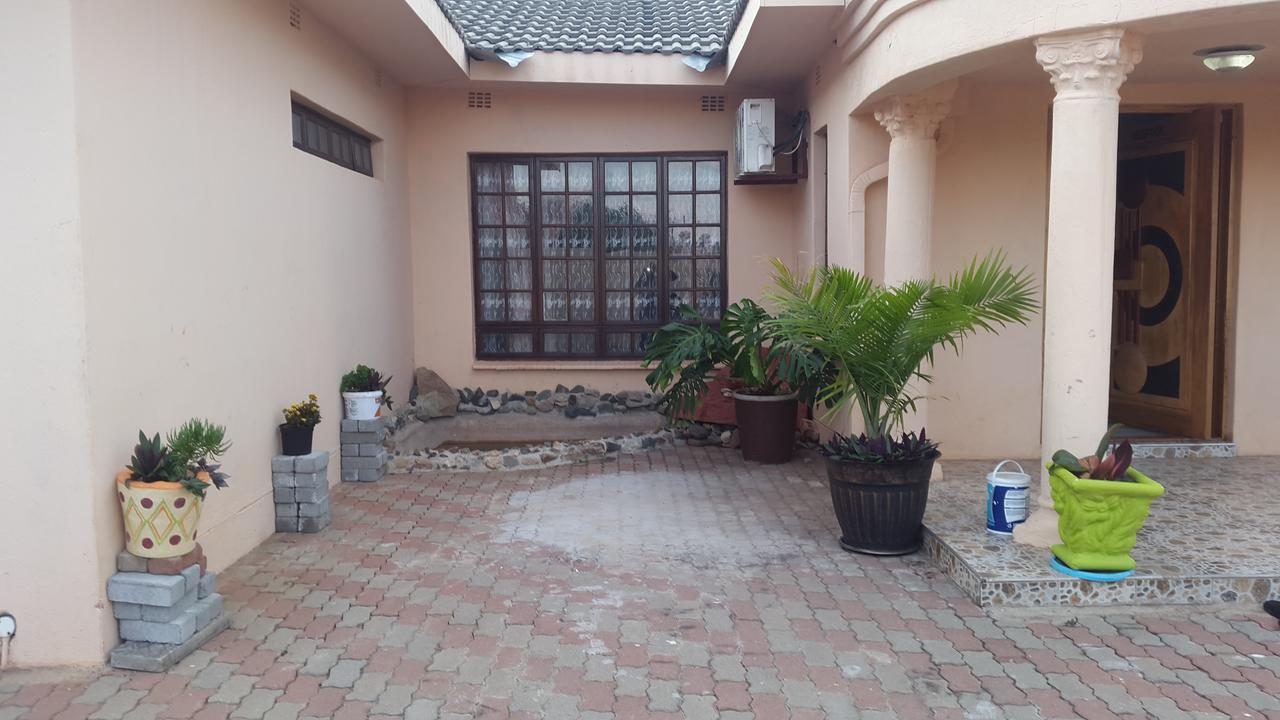 Tintech Bed&Breakfast Francistown Exteriér fotografie